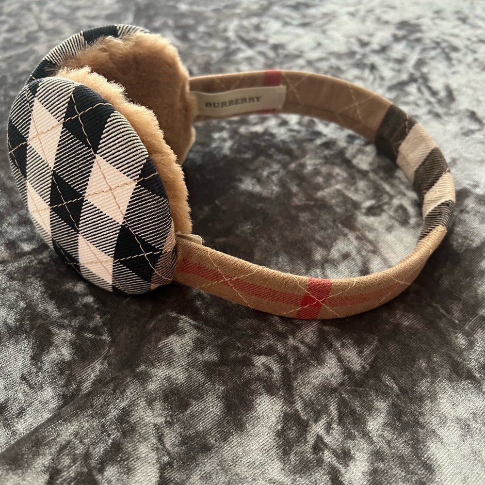 Authentic unisex Burberry earmuffs❣️